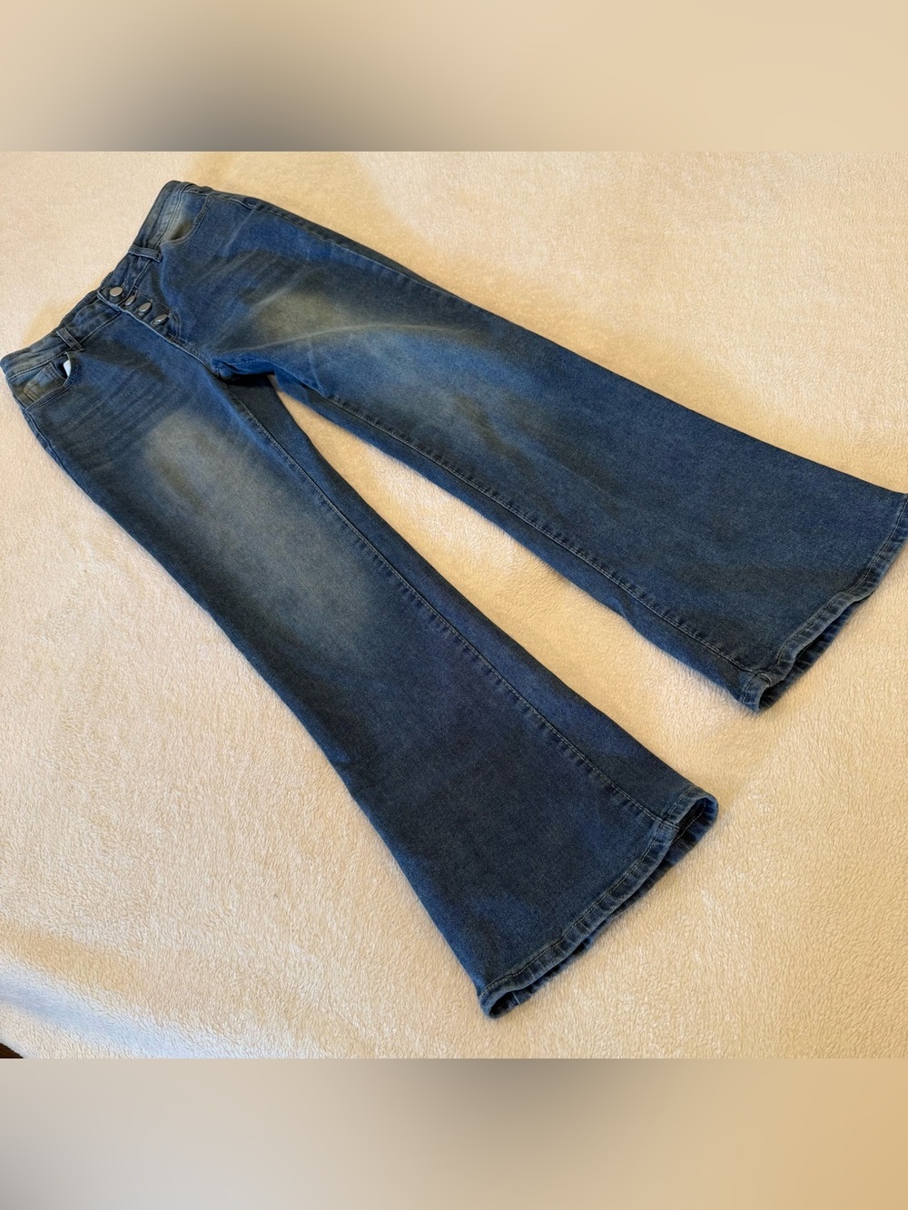 Women’s Medium Wash Blue Jeans